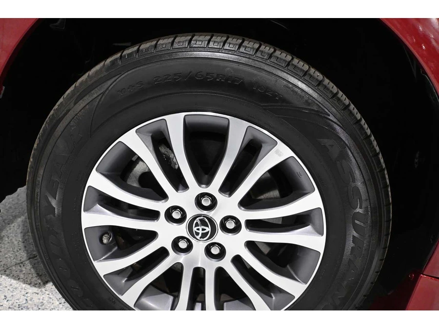2018 Toyota Sienna 3rd Gen - Image 11 of 12