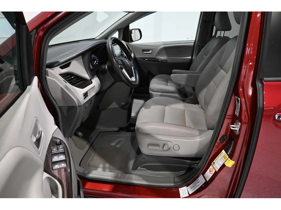 2018 Toyota Sienna 3rd Gen - Image 12 of 12
