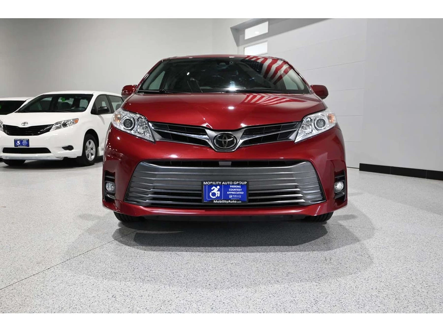 2018 Toyota Sienna 3rd Gen - Image 4 of 12