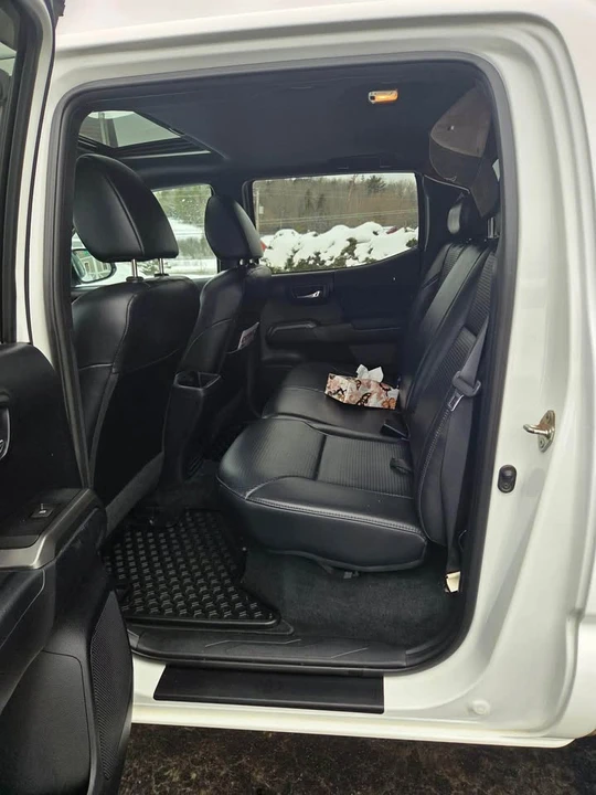2018 Toyota Tacoma 3rd Gen - Image 8 of 17