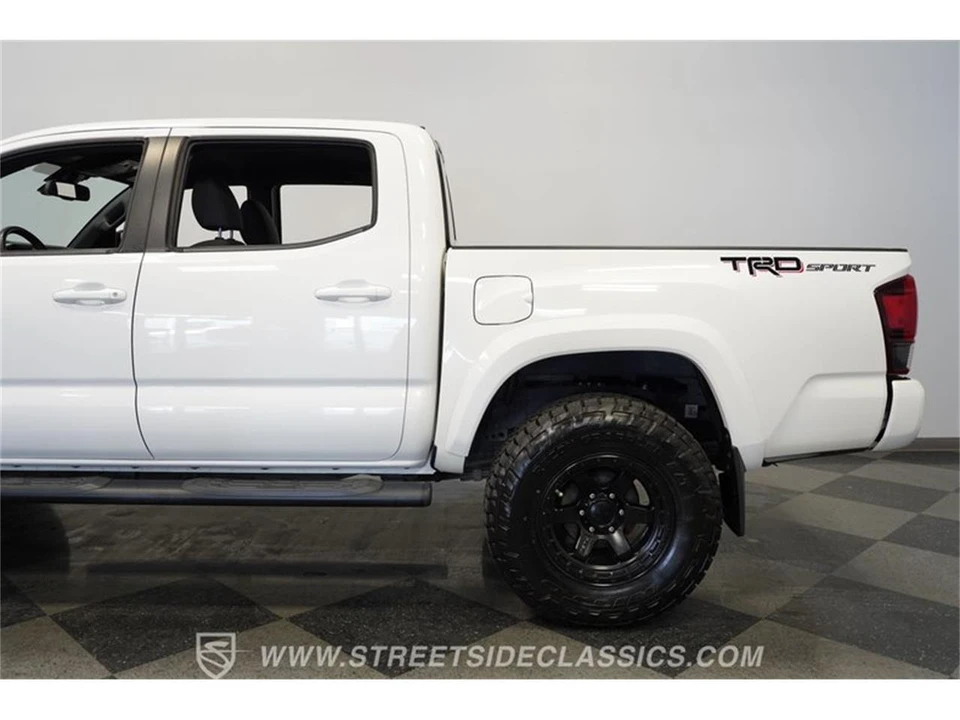 2018 Toyota Tacoma 3rd Gen - Image 25 of 31