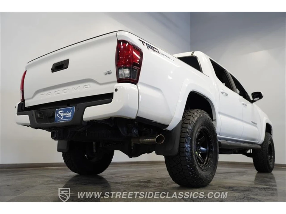 2018 Toyota Tacoma 3rd Gen - Image 30 of 31