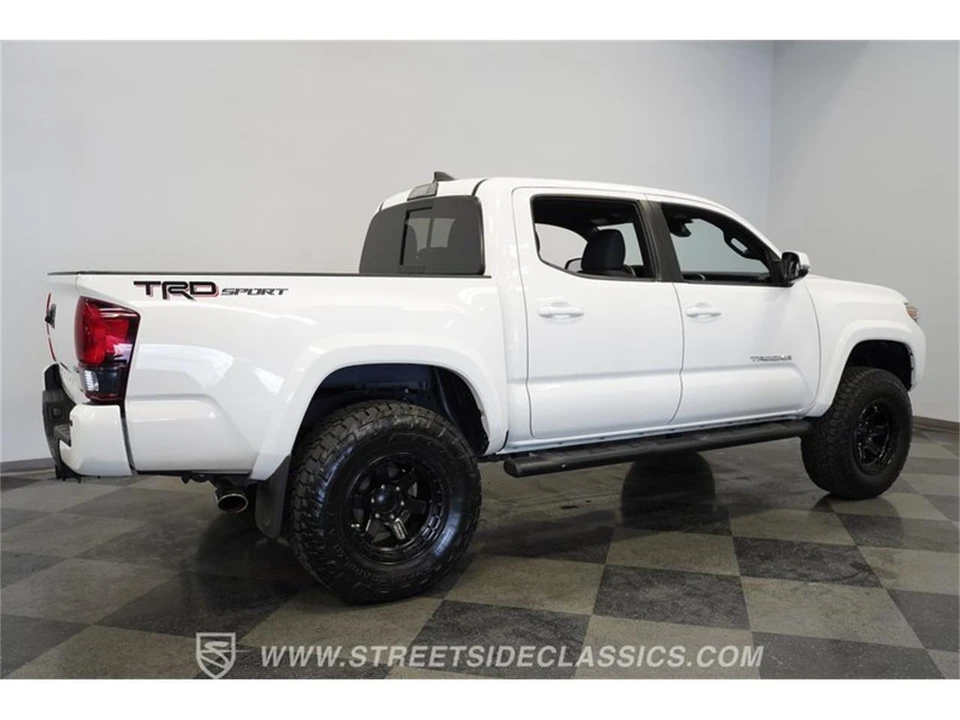 2018 Toyota Tacoma 3rd Gen - Image 14 of 31