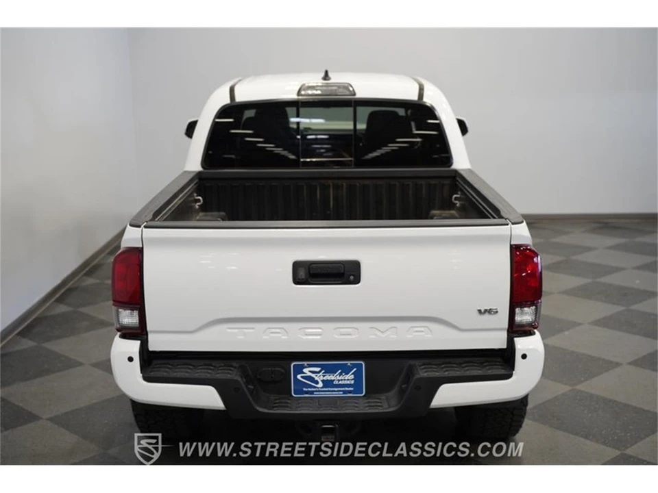 2018 Toyota Tacoma 3rd Gen - Image 28 of 31