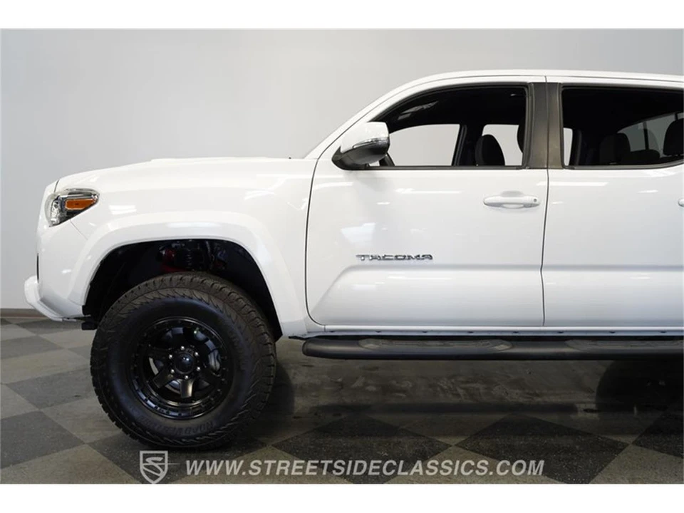 2018 Toyota Tacoma 3rd Gen - Image 24 of 31