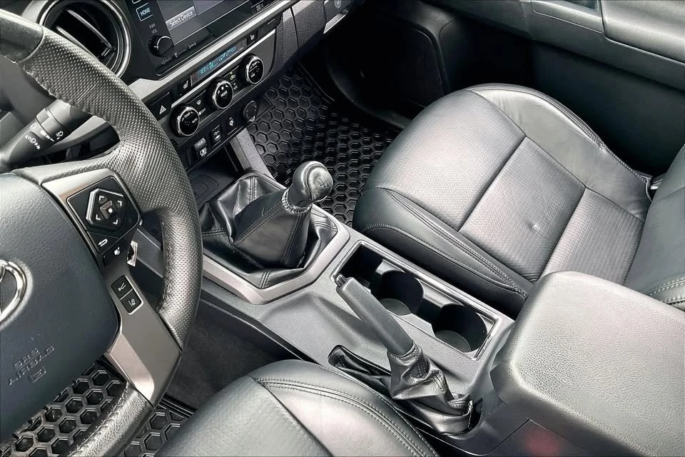 2018 Toyota Tacoma 3rd Gen - Image 12 of 20