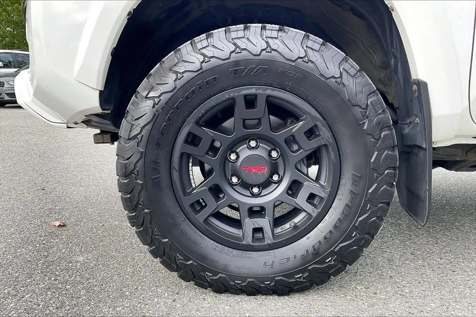 2018 Toyota Tacoma 3rd Gen - Image 14 of 20
