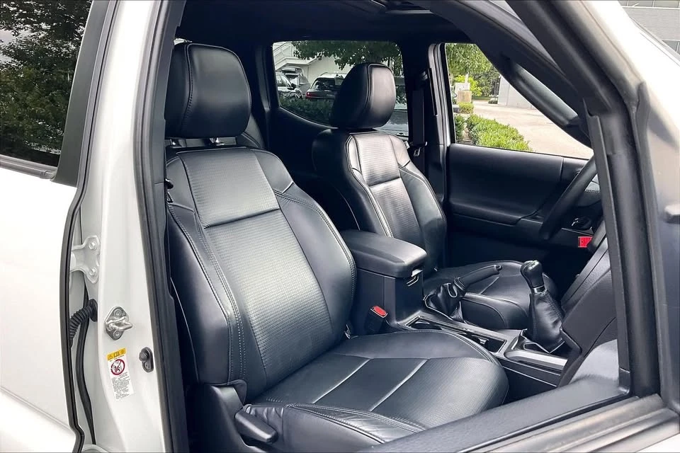 2018 Toyota Tacoma 3rd Gen - Image 13 of 20