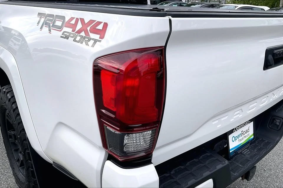 2018 Toyota Tacoma 3rd Gen - Image 19 of 20