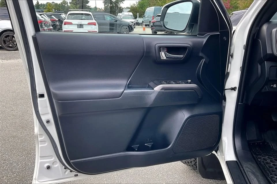 2018 Toyota Tacoma 3rd Gen - Image 7 of 20