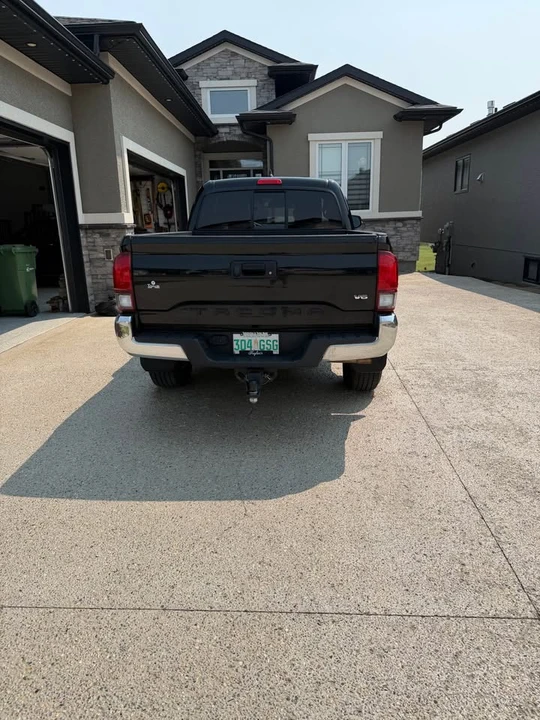 2018 Toyota Tacoma 3rd Gen - Image 4 of 9