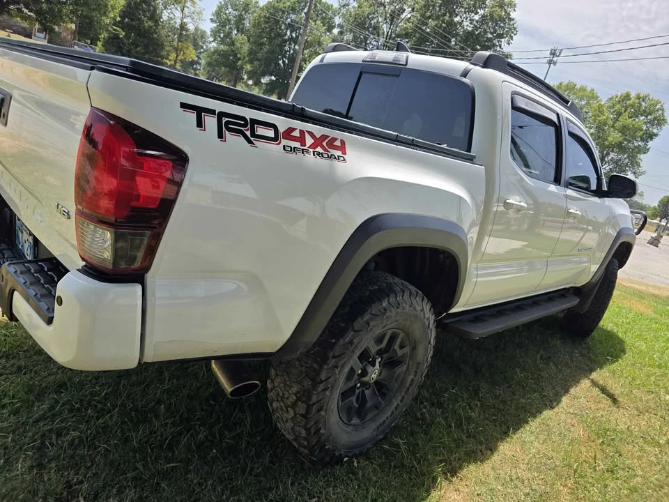 2018 Toyota Tacoma 3rd Gen - Image 5 of 7