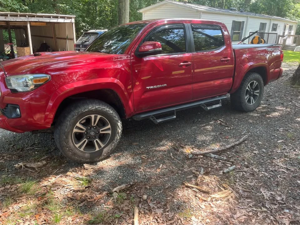 2018 Toyota Tacoma 3rd Gen - Image 4 of 10