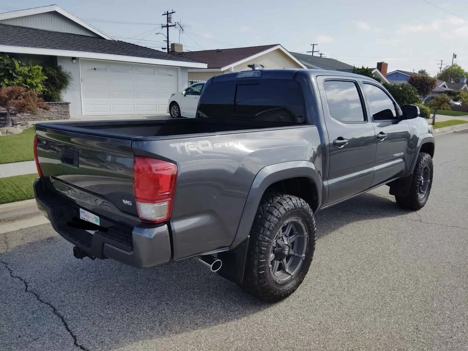 2018 Toyota Tacoma 3rd Gen - Image 4 of 17