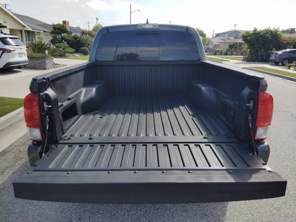 2018 Toyota Tacoma 3rd Gen - Image 9 of 17