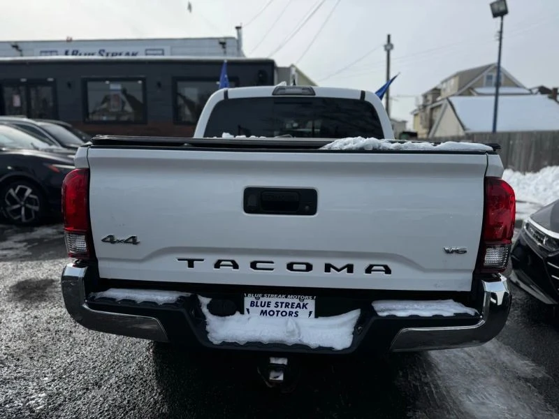 2018 Toyota Tacoma 3rd Gen - Image 9 of 12