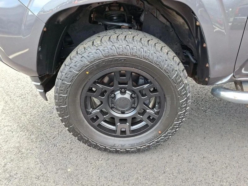 2018 Toyota Tacoma 3rd Gen - Image 9 of 12