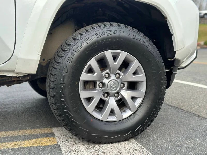2018 Toyota Tacoma 3rd Gen - Image 7 of 12