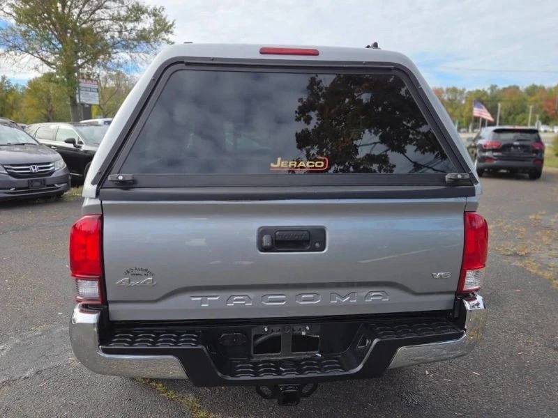 2018 Toyota Tacoma 3rd Gen - Image 9 of 12