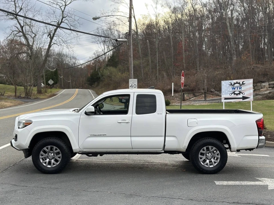 2018 Toyota Tacoma 3rd Gen - Image 4 of 12
