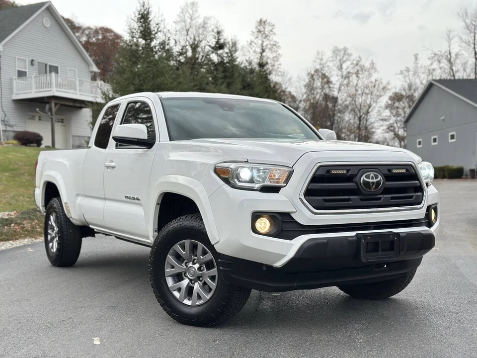 2018 Toyota Tacoma 3rd Gen - Image 2 of 12