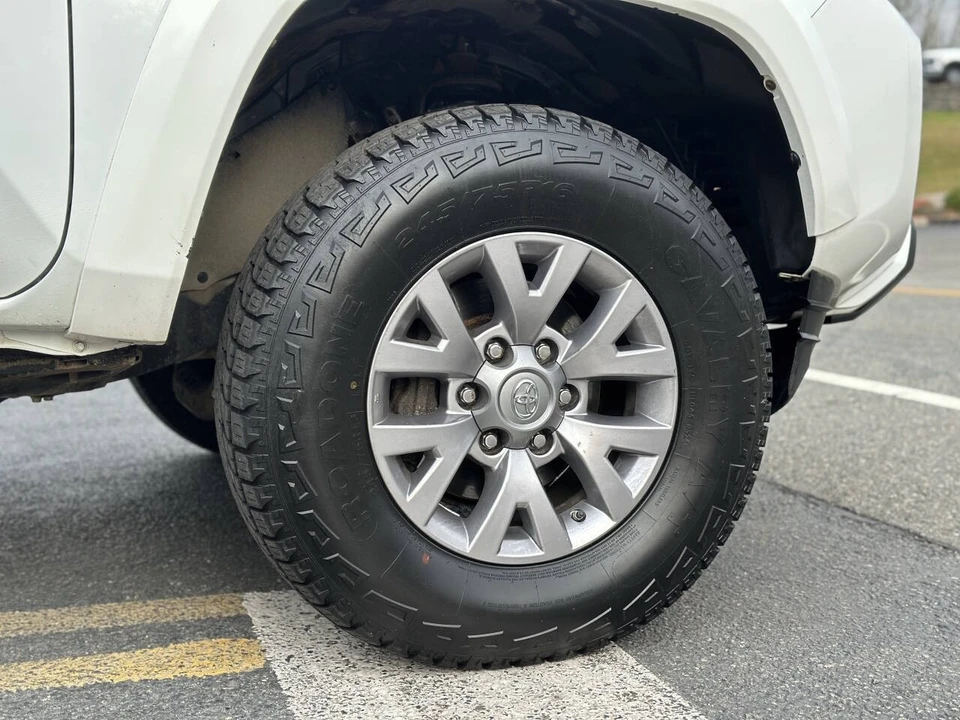 2018 Toyota Tacoma 3rd Gen - Image 7 of 12