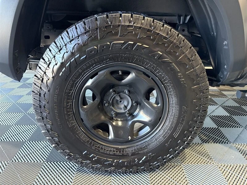 2018 Toyota Tacoma 3rd Gen - Image 15 of 21
