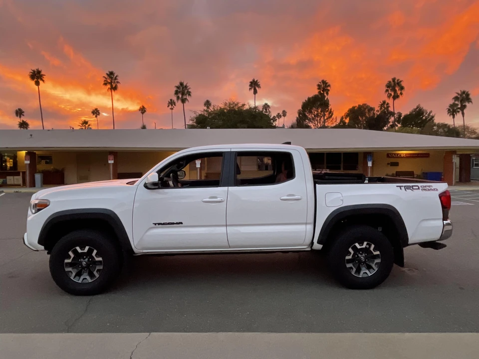 2018 Toyota Tacoma 3rd Gen - Image 11 of 31