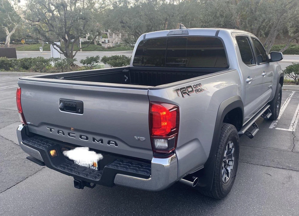2018 Toyota Tacoma 3rd Gen - Image 2 of 31