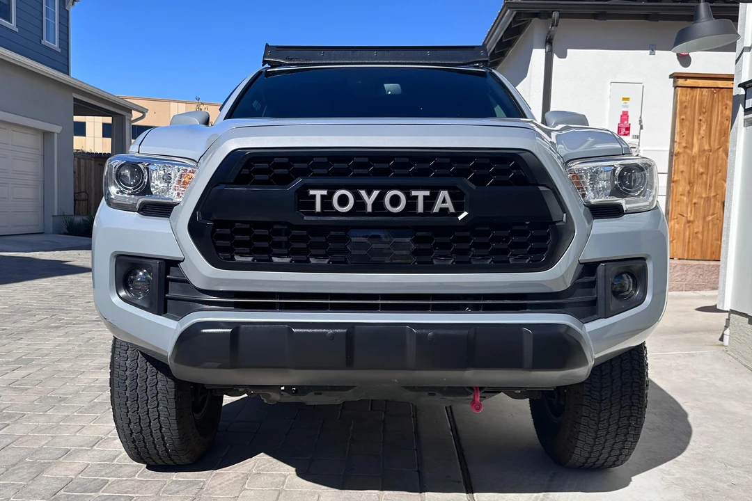 2018 Toyota Tacoma 3rd Gen - Image 2 of 31