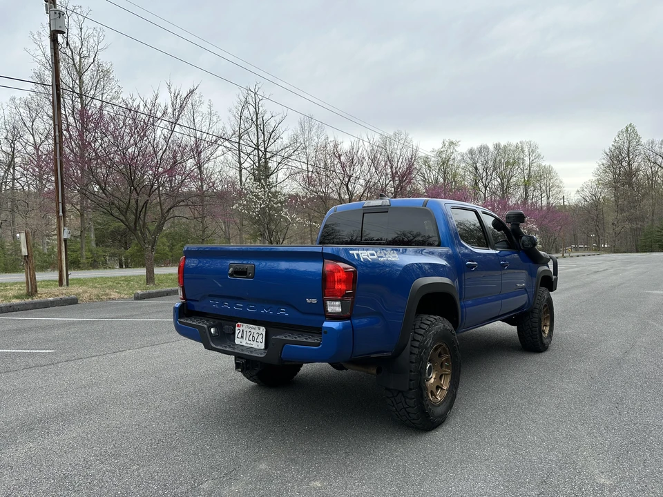 2018 Toyota Tacoma 3rd Gen - Image 18 of 31