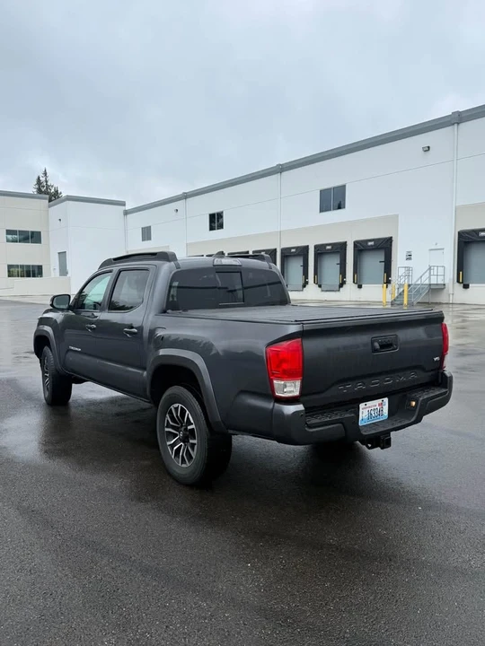 2018 Toyota Tacoma 3rd Gen - Image 6 of 10
