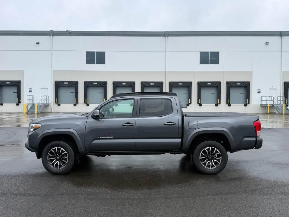 2018 Toyota Tacoma 3rd Gen - Image 7 of 10