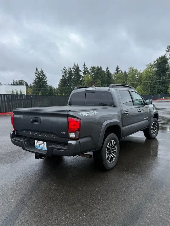 2018 Toyota Tacoma 3rd Gen - Image 5 of 10