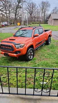 2018 Toyota Tacoma TRD Off-Road Pickup 4D 6 ft