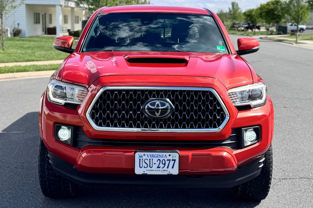 2018 Toyota Tacoma 3rd Gen - Image 2 of 31