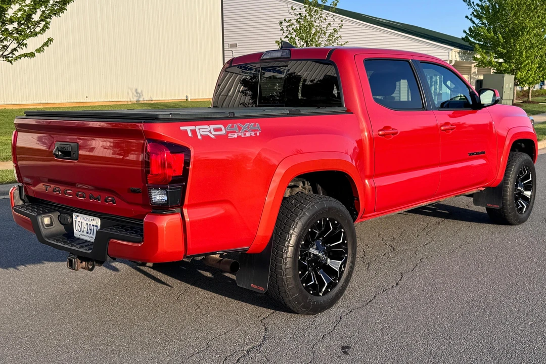 2018 Toyota Tacoma 3rd Gen - Image 4 of 31