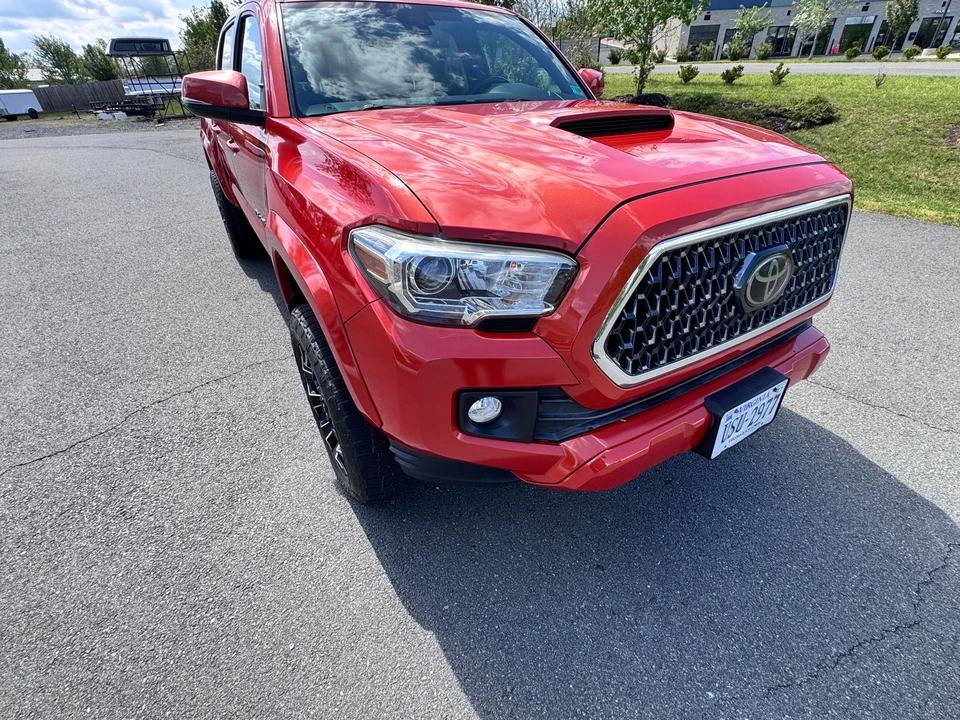 2018 Toyota Tacoma 3rd Gen - Image 15 of 31