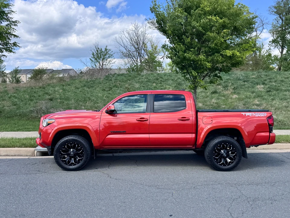 2018 Toyota Tacoma 3rd Gen - Image 9 of 31