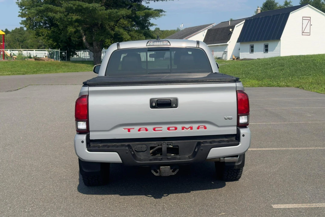2018 Toyota Tacoma 3rd Gen - Image 11 of 31