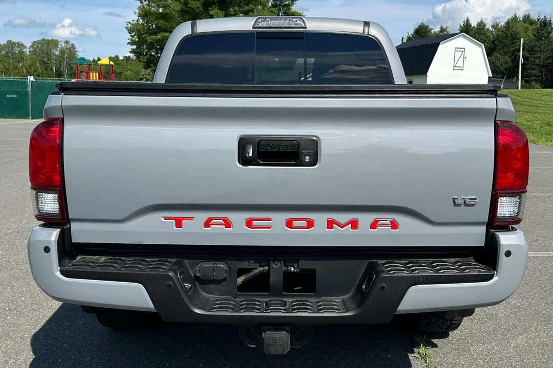 2018 Toyota Tacoma 3rd Gen - Image 5 of 31