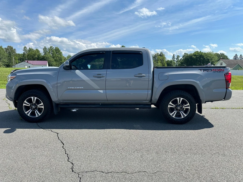 2018 Toyota Tacoma 3rd Gen - Image 9 of 31