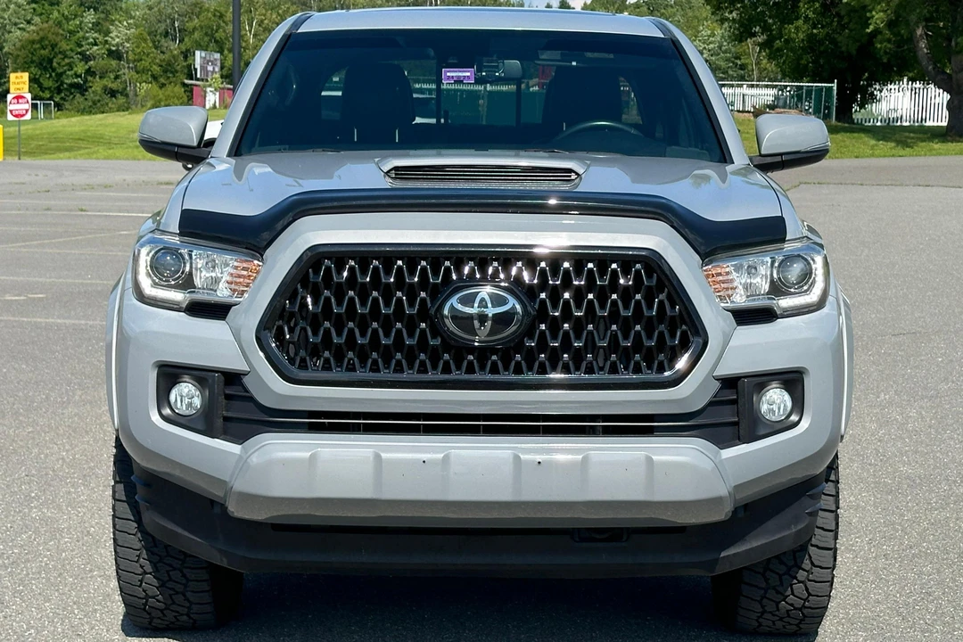 2018 Toyota Tacoma 3rd Gen - Image 2 of 31
