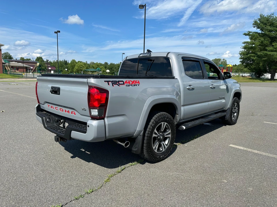 2018 Toyota Tacoma 3rd Gen - Image 14 of 31