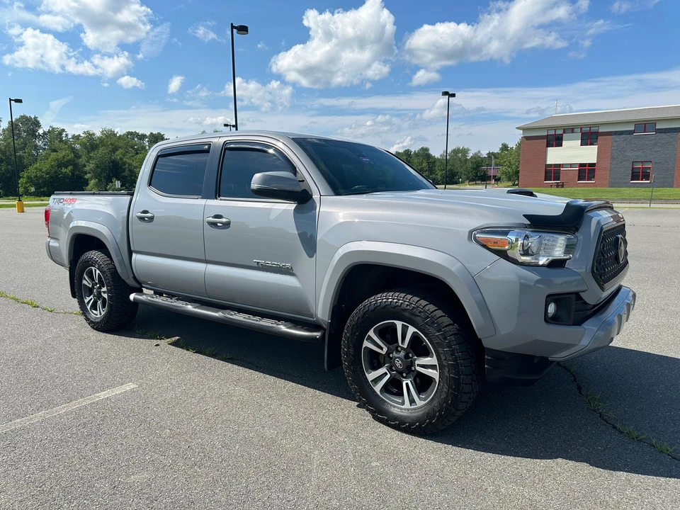 2018 Toyota Tacoma 3rd Gen - Image 16 of 31