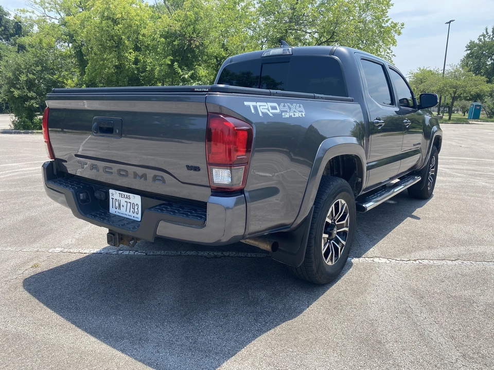 2018 Toyota Tacoma 3rd Gen - Image 13 of 31