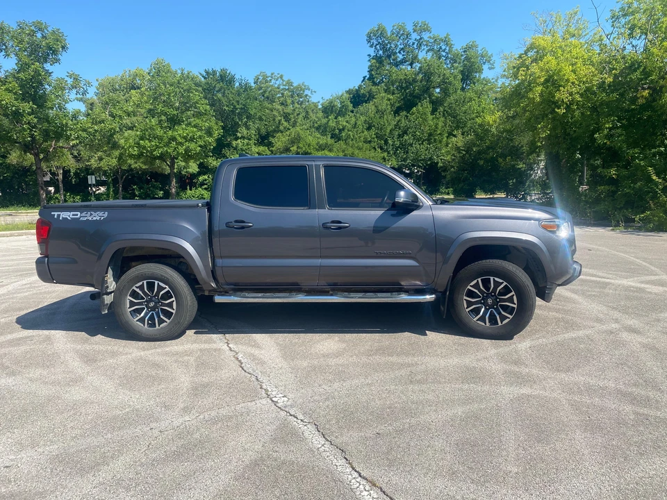 2018 Toyota Tacoma 3rd Gen - Image 15 of 31