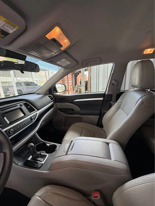 2018 Toyota Highlander - Image 11 of 15