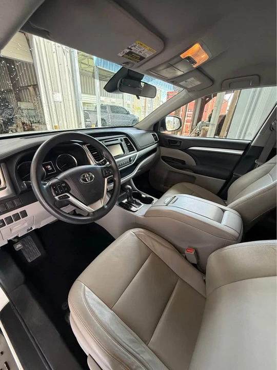 2018 Toyota Highlander - Image 13 of 15
