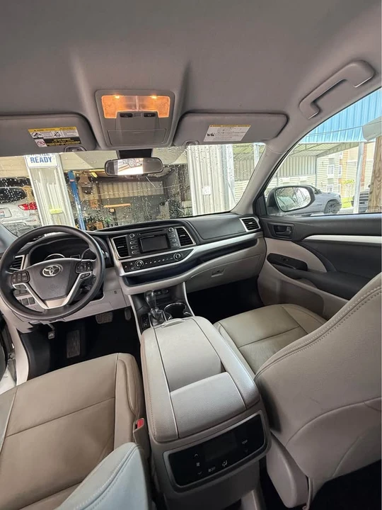 2018 Toyota Highlander - Image 12 of 15